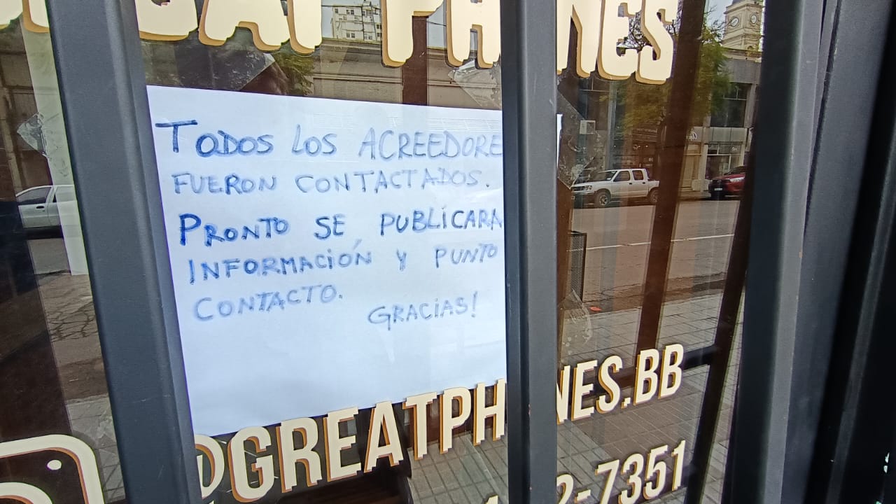 El monto de la posible estafa de un local de celulares ascendería a los 60 mil dólares