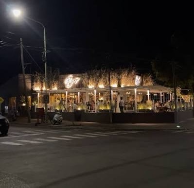 Policías salvaron a una mujer de 94 años que se había atragantado en un restaurante