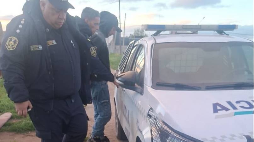 Villa Rosario: lo prendieron fuego al grito de “te llegó la hora”