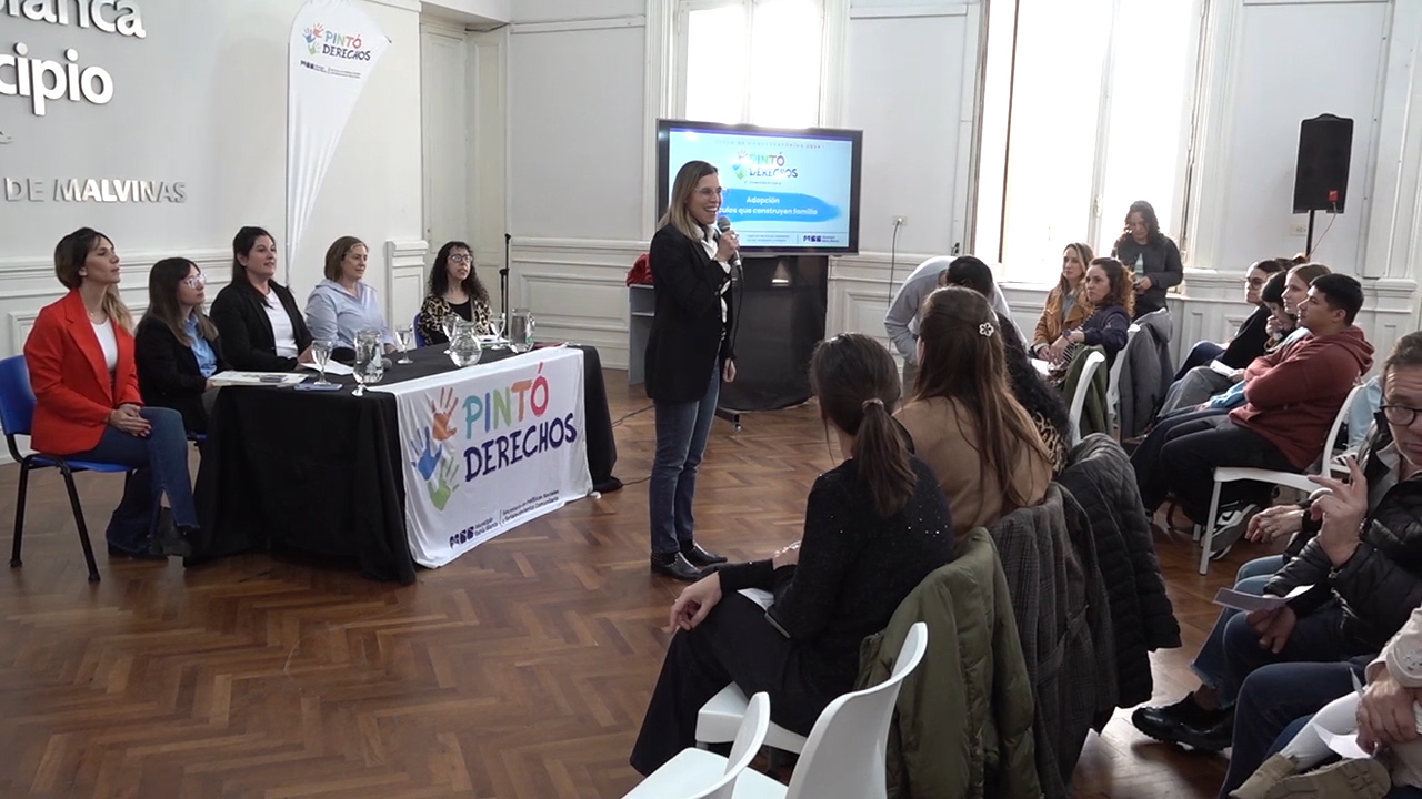 Realizaron un conversatorio sobre adopción y construcción de vínculos familiares