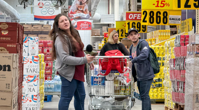 Consumo en baja: cayeron las ventas de supermercados y mayoristas en agosto y profundizaron su retroceso en el año