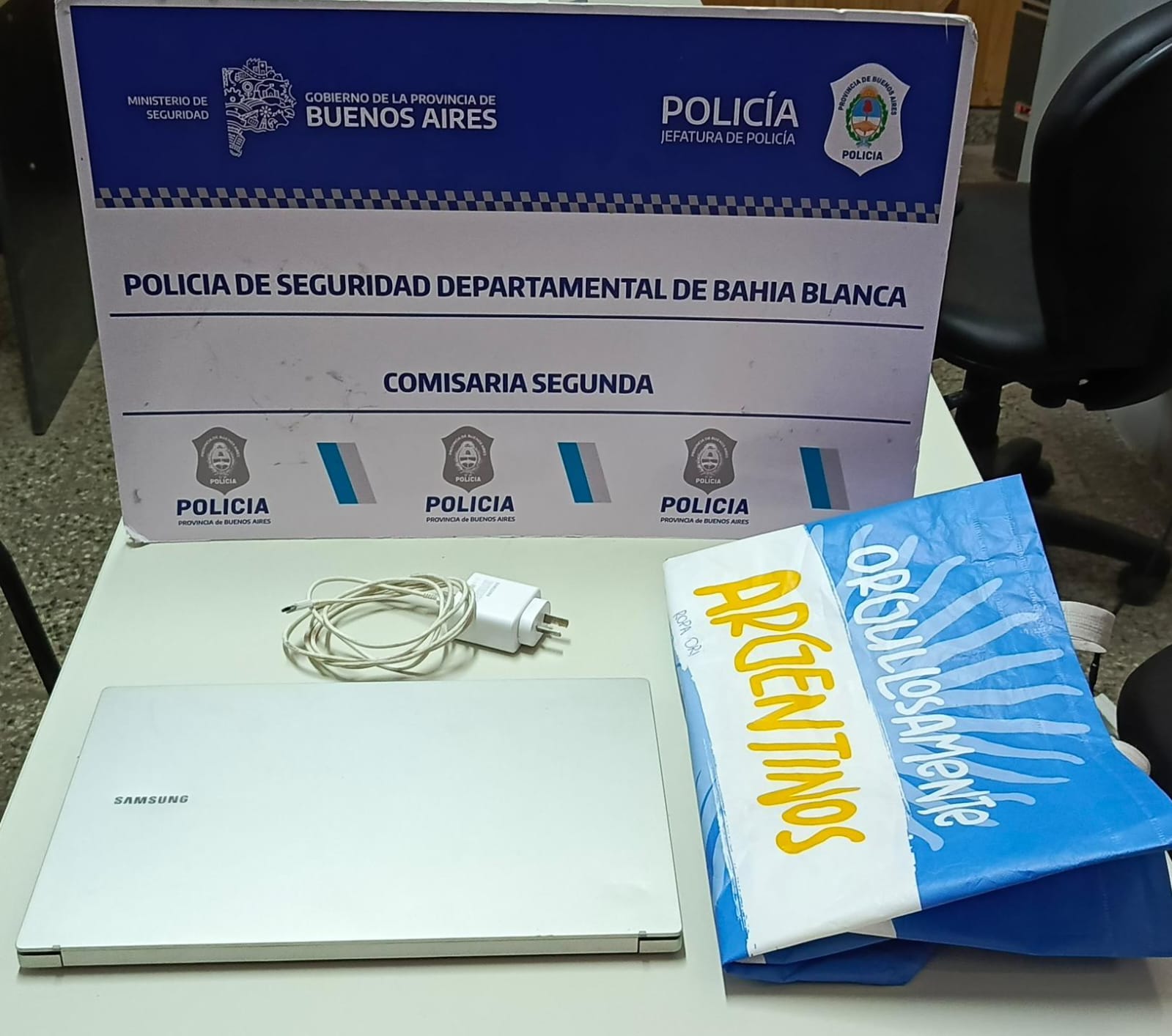 Detuvieron a un joven que ofrecía a la venta una computadora robada
