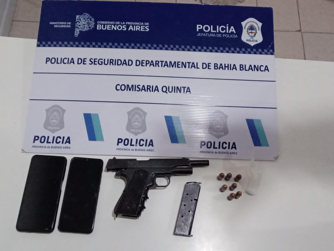 Durante un operativo aprehendieron a un hombre con un arma y cocaína