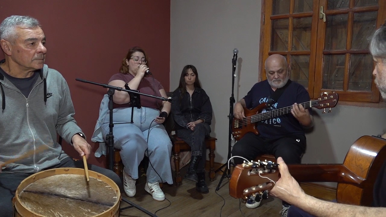 Una noche de música en vivo con Belén Agesta, Estefanía Simón y Flojos