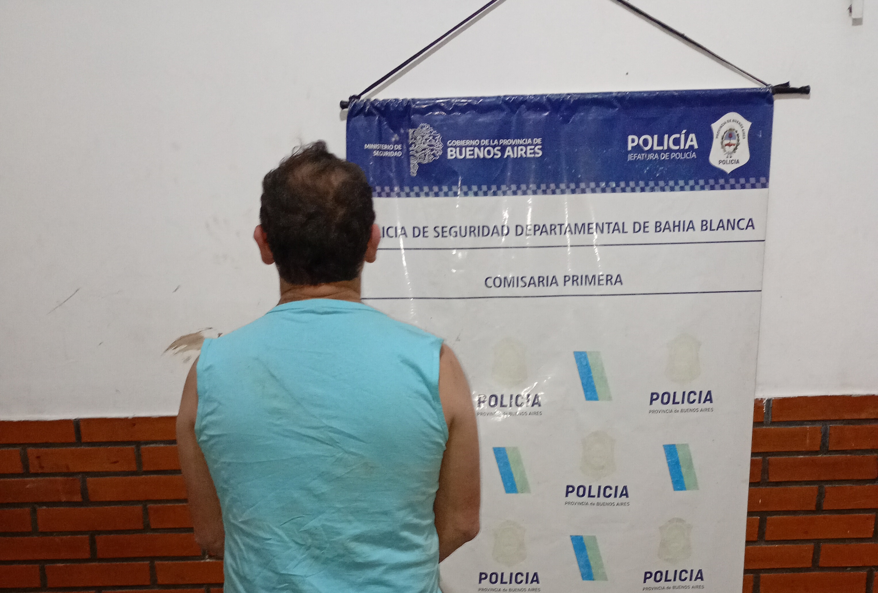Detenido por golpear a su pareja y agredir a la policía